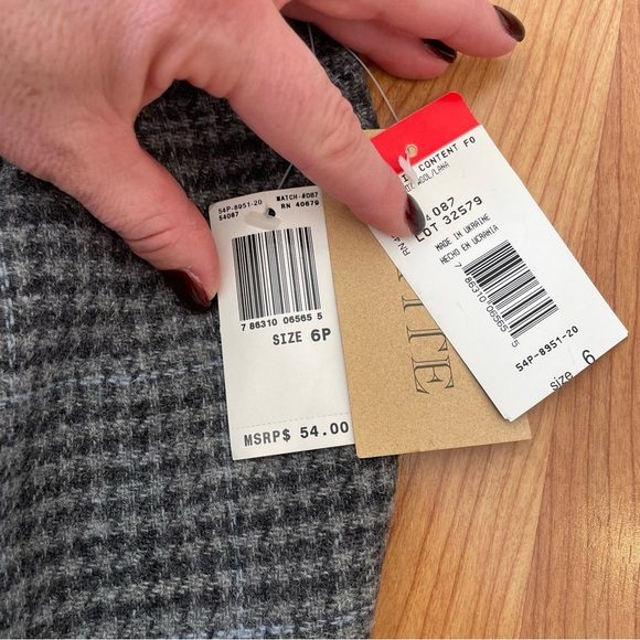 100% Wool harvé benard Petite Pencil Skirt Size 6P. NWT - Picture 4 of 6